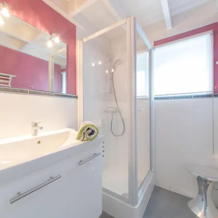 Vissershuisje 09-01 With Parking By Interhome Casa vacanze Bredene