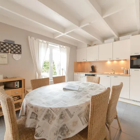 Vissershuisje 09-01 With Parking By Interhome Semesterbostad